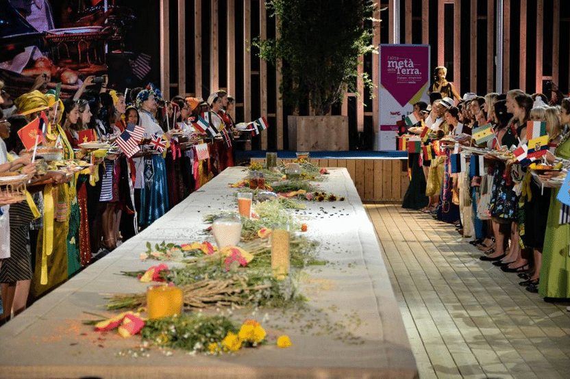parata women for expo 2015